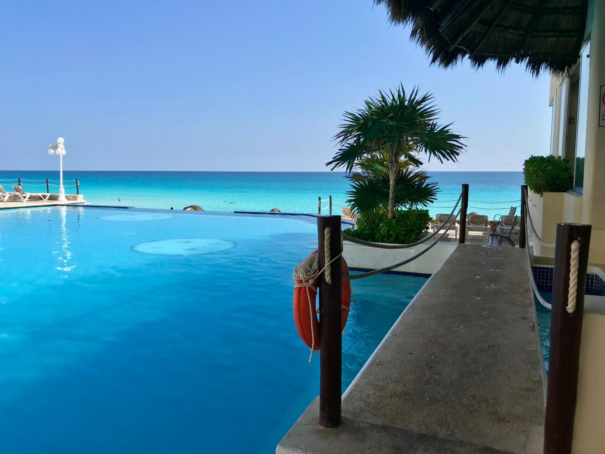 Beachside Apartments 坎昆 外观 照片